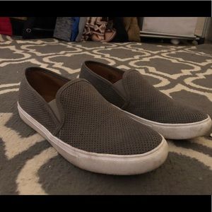 Women’s slip on (Steve Madden)